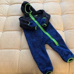 The North Face Infant Fleece one piece 12-18 months. Excellent condition